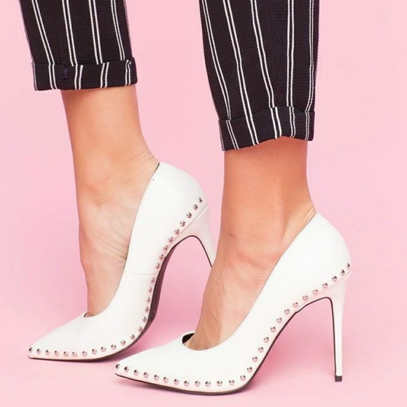 ⭐️ Size 7 Left White Stud Pump - Picture 3 of 8